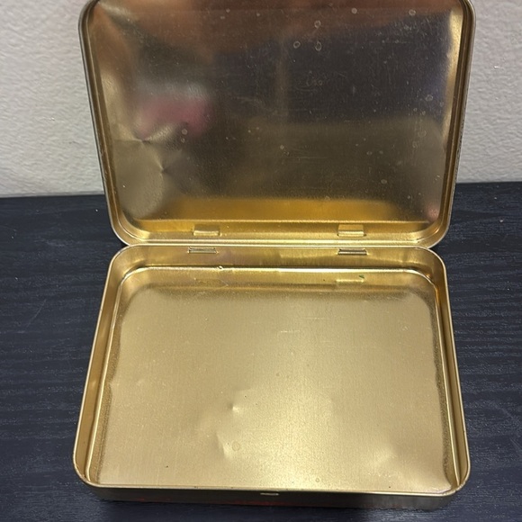 Coca Cola Red and Gold Santa Claus Holiday Tin - Picture 3 of 3